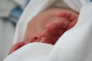 1-bebelus-de-doar-trei-saptamani-mort-la-cateva-ore-dupa-o-operatie-medicii-l-au-resuscitat-aproape-doua-ore